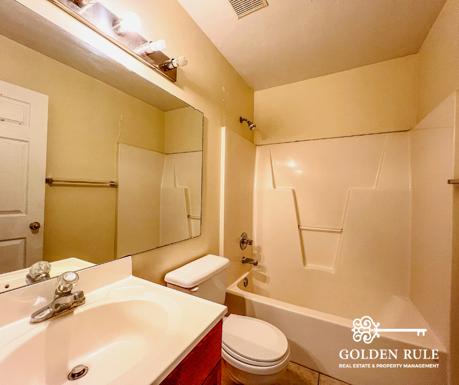 4532 Sw 45th Dr #1 - Photo 5 of 8