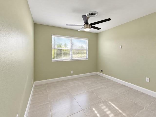 266 Southwest 12th Street - Photo 7 of 12