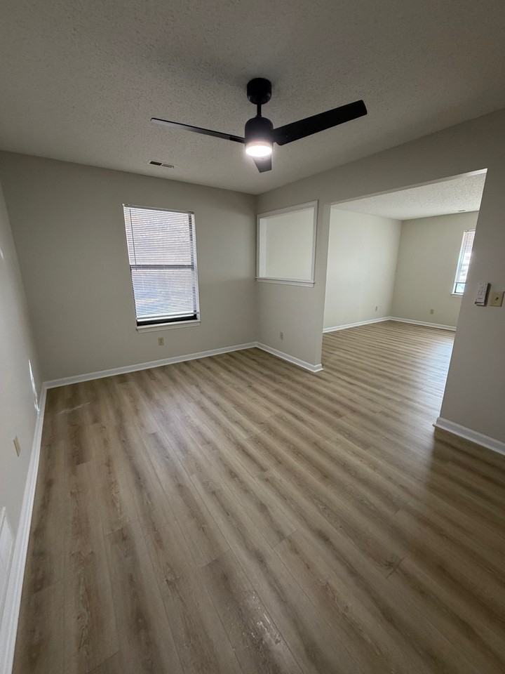 507 Streck Ct #B - Photo 4 of 11