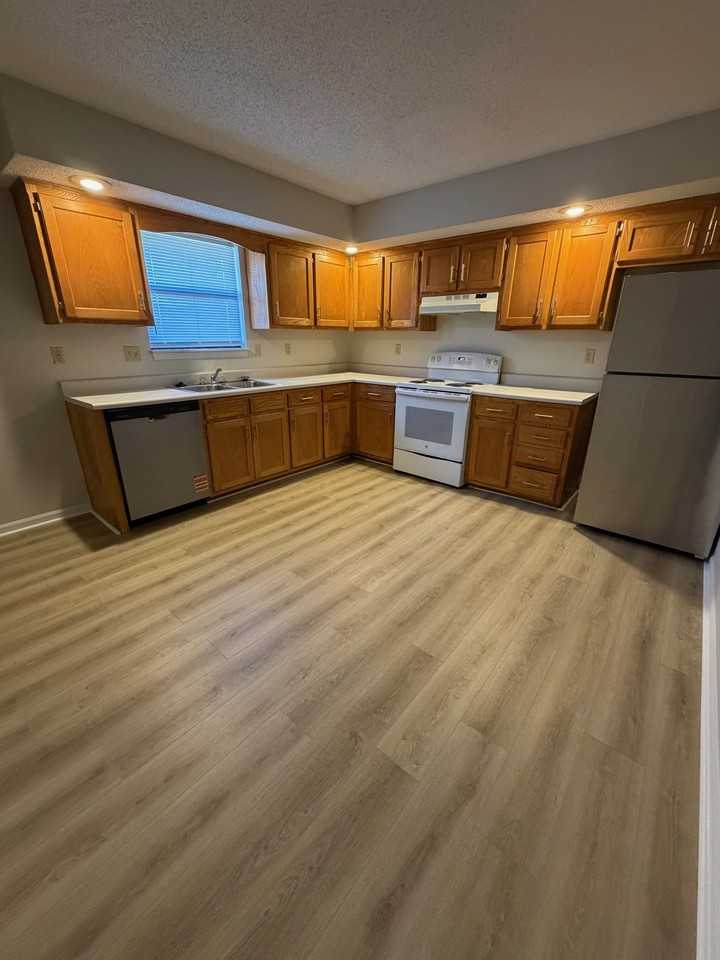 507 Streck Ct #B - Photo 5 of 11