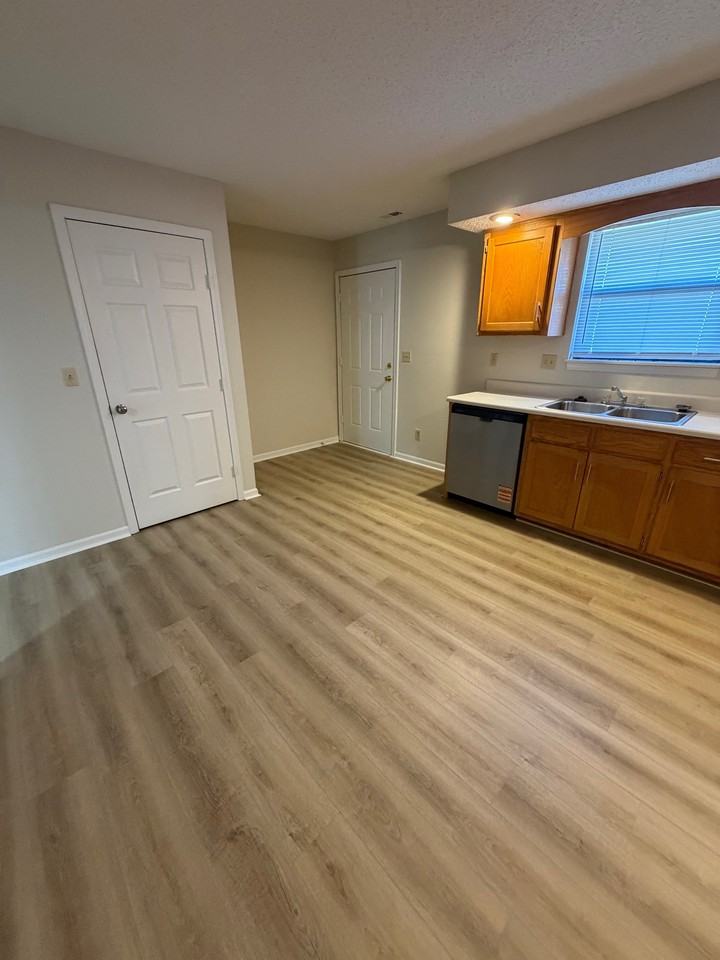 507 Streck Ct #B - Photo 6 of 11