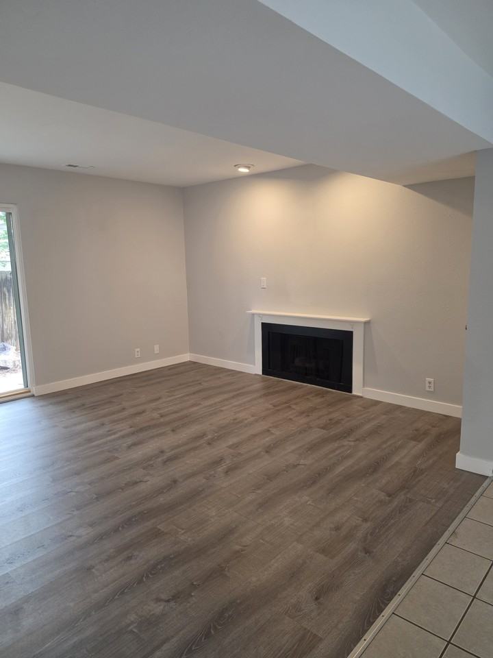 4048 Southeast - Photo 5 of 21