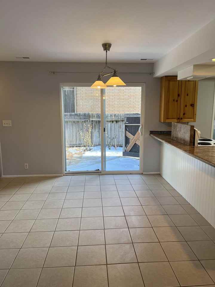 4048 Southeast - Photo 6 of 21