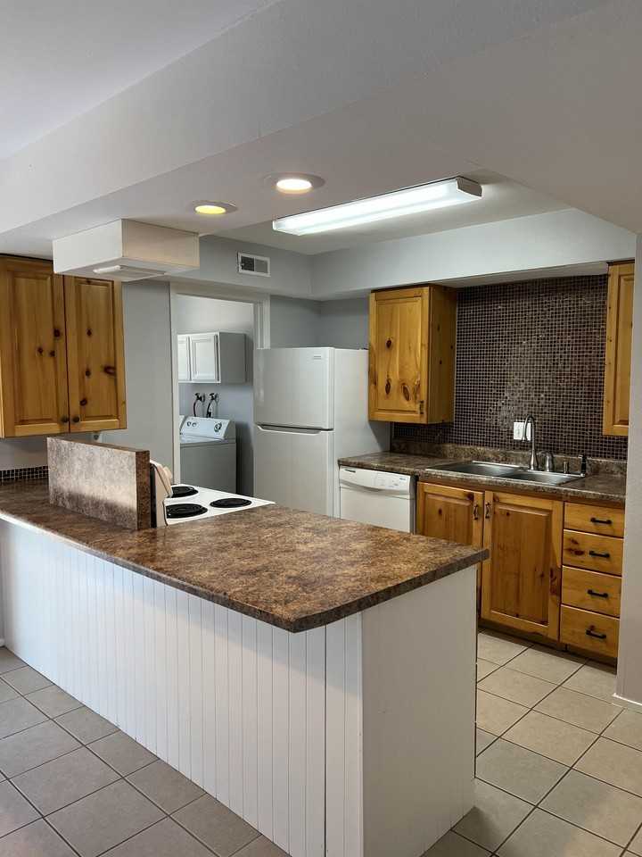4048 Southeast - Photo 7 of 21