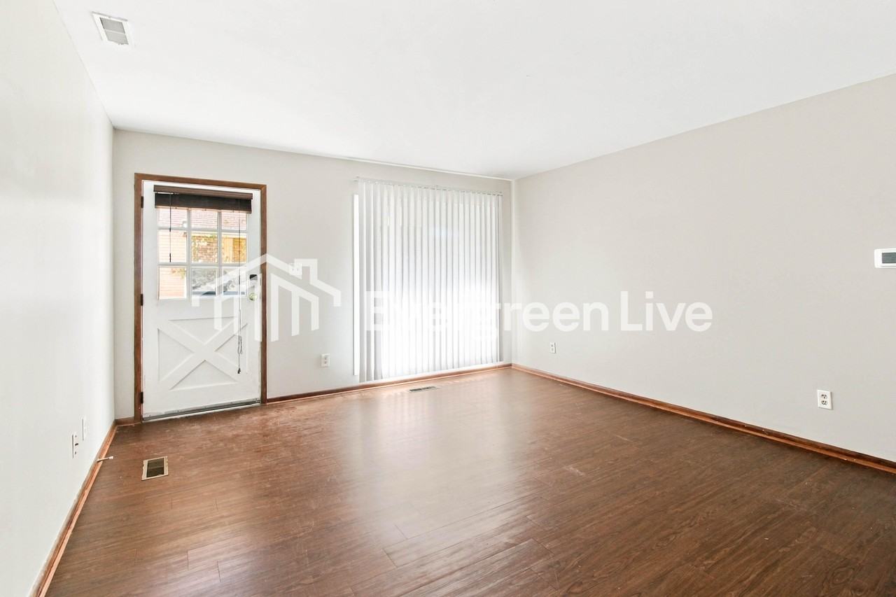 707 Sunset Blvd - Photo 5 of 16