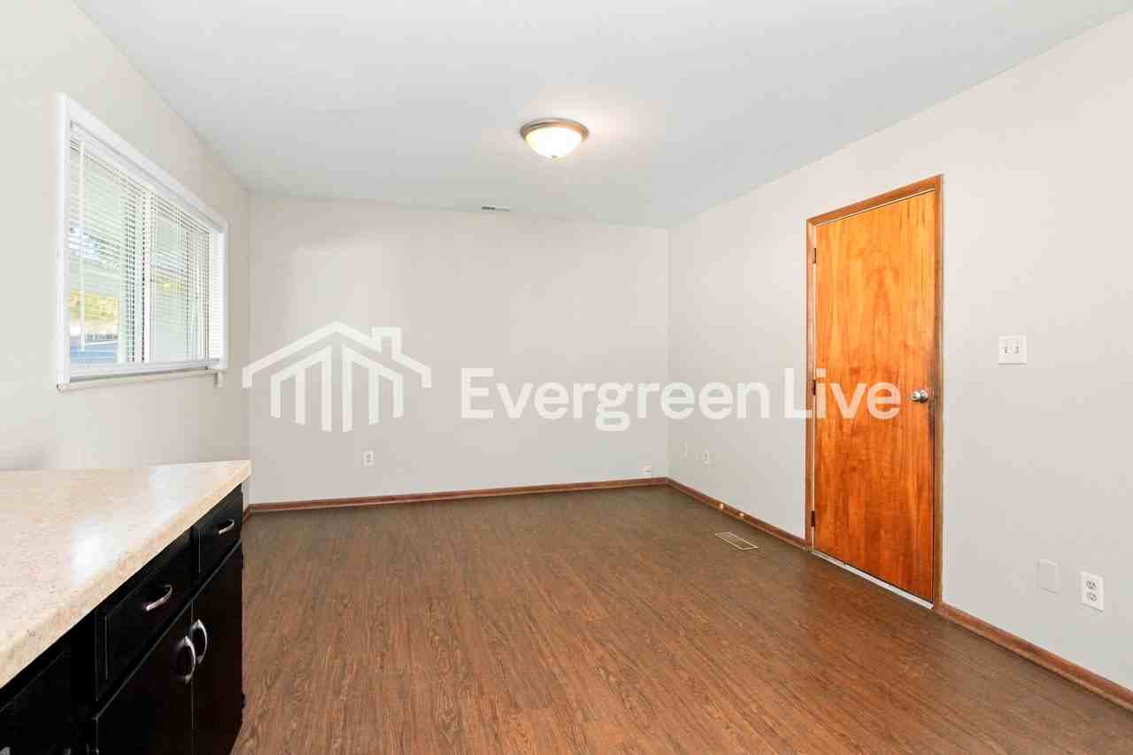 707 Sunset Blvd - Photo 6 of 16