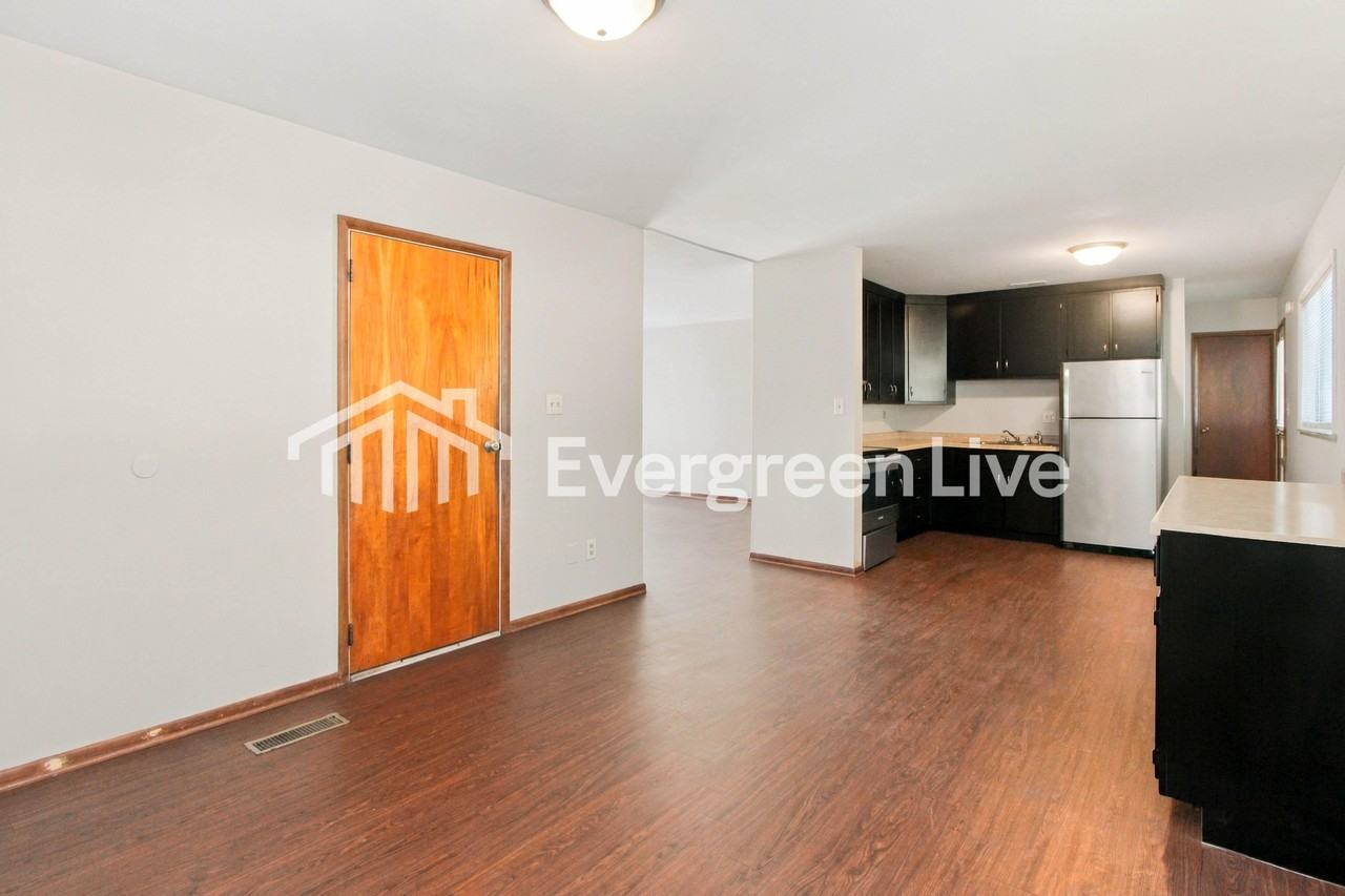 707 Sunset Blvd - Photo 7 of 16