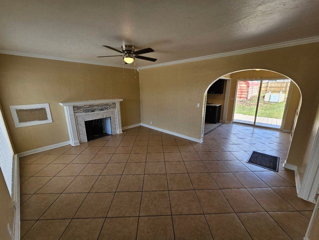 815 S Reno Ave - Photo 2 of 16