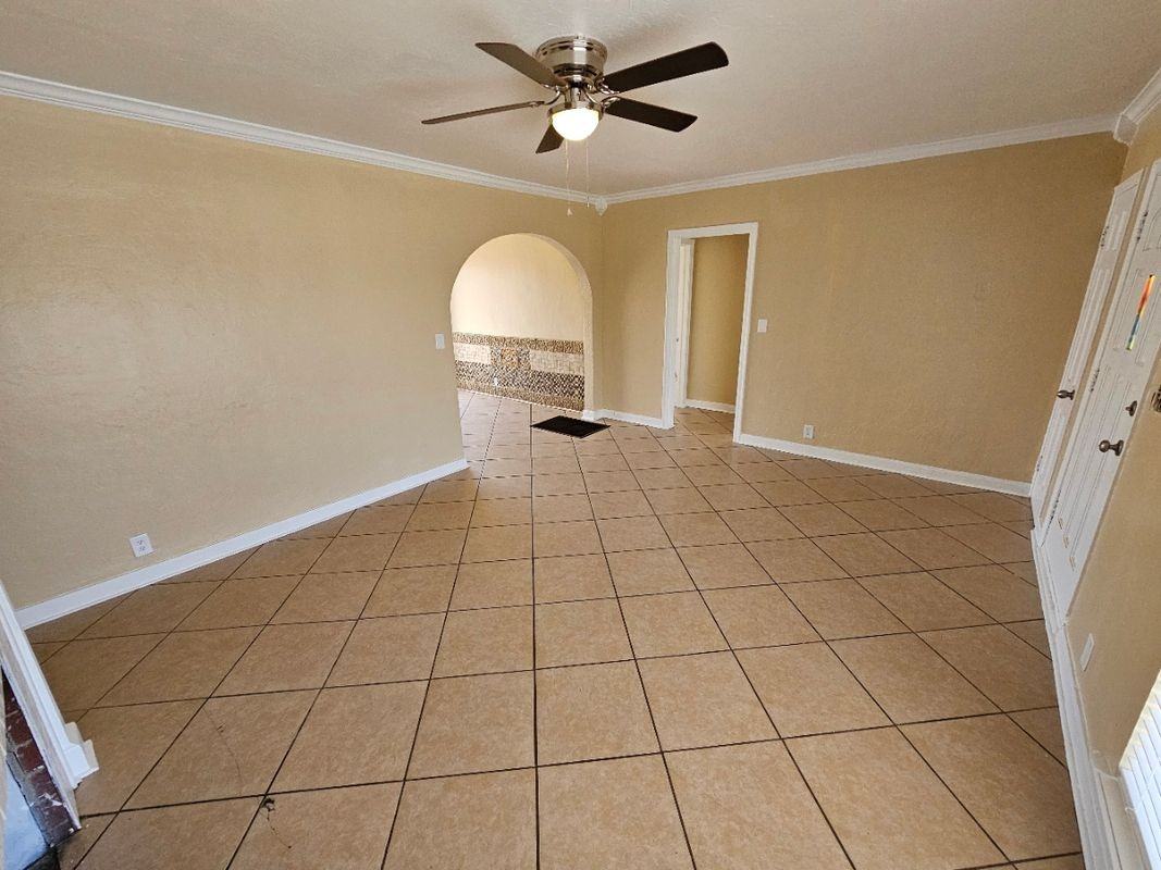 815 S Reno Ave - Photo 3 of 16