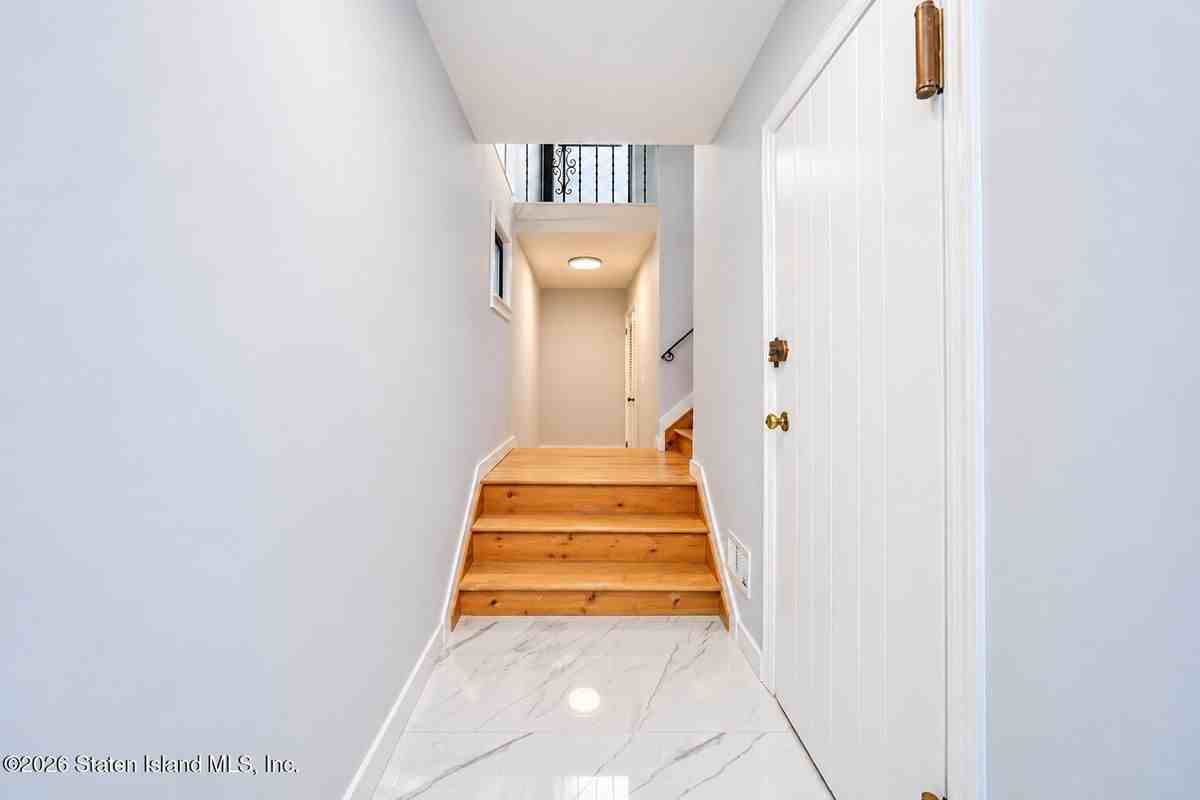 47 Grissom Ave ##2 - Photo 3 of 30