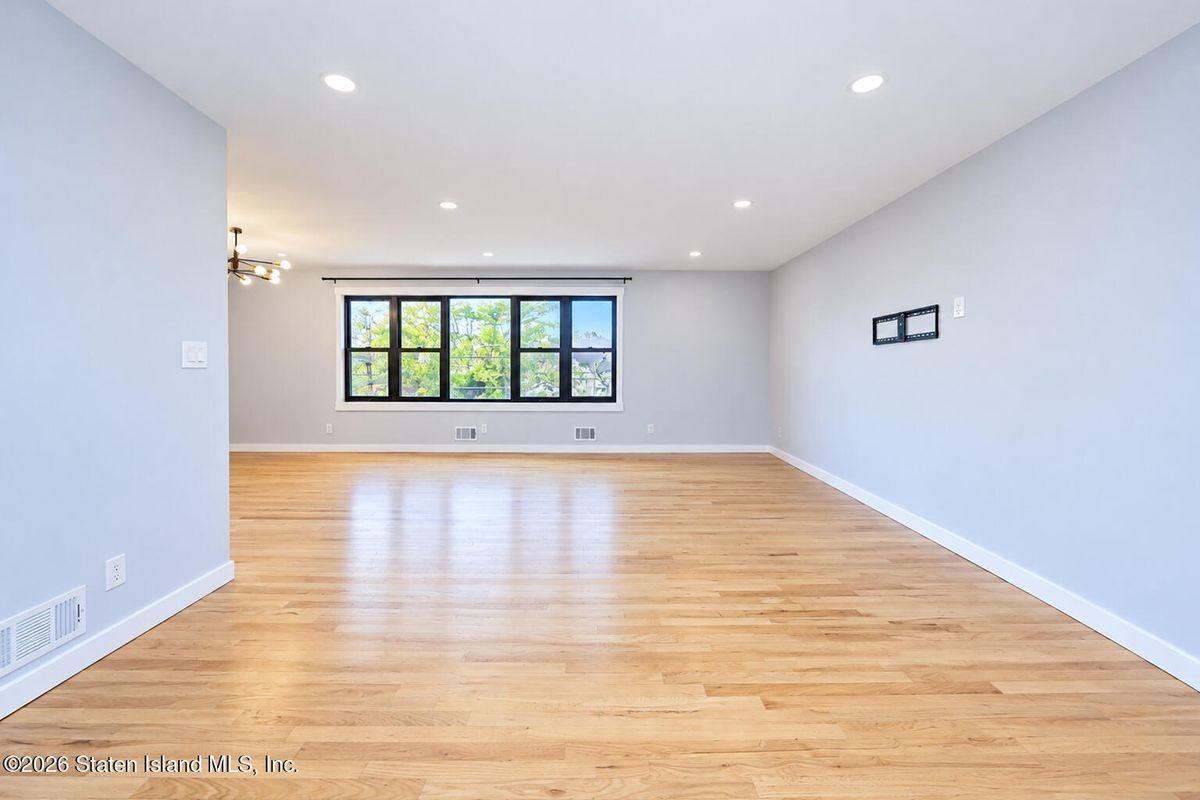 47 Grissom Ave ##2 - Photo 6 of 30
