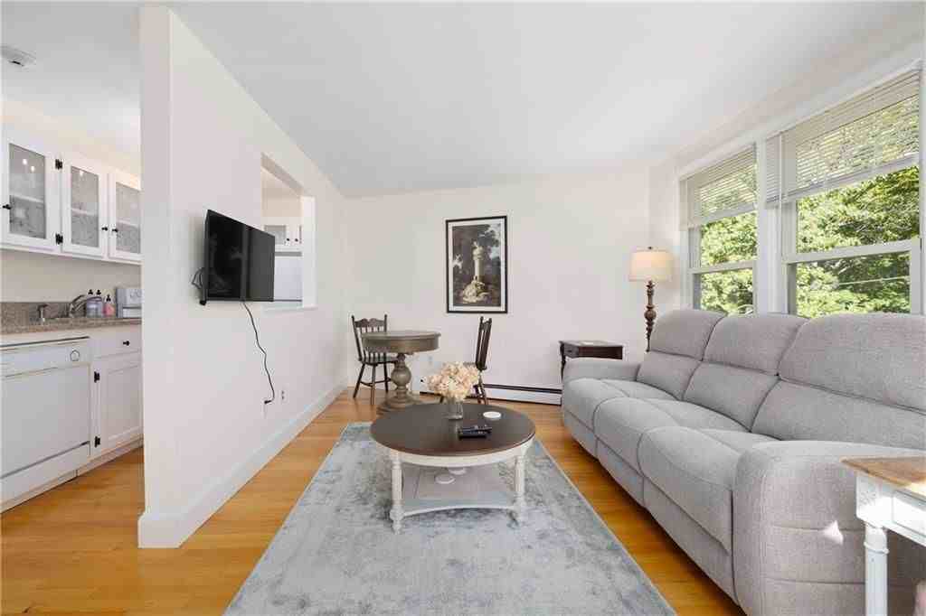 446 Bellevue Ave ##4 - Photo 3 of 20