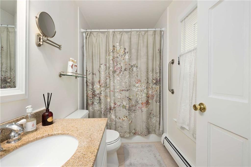 446 Bellevue Ave ##4 - Photo 5 of 20
