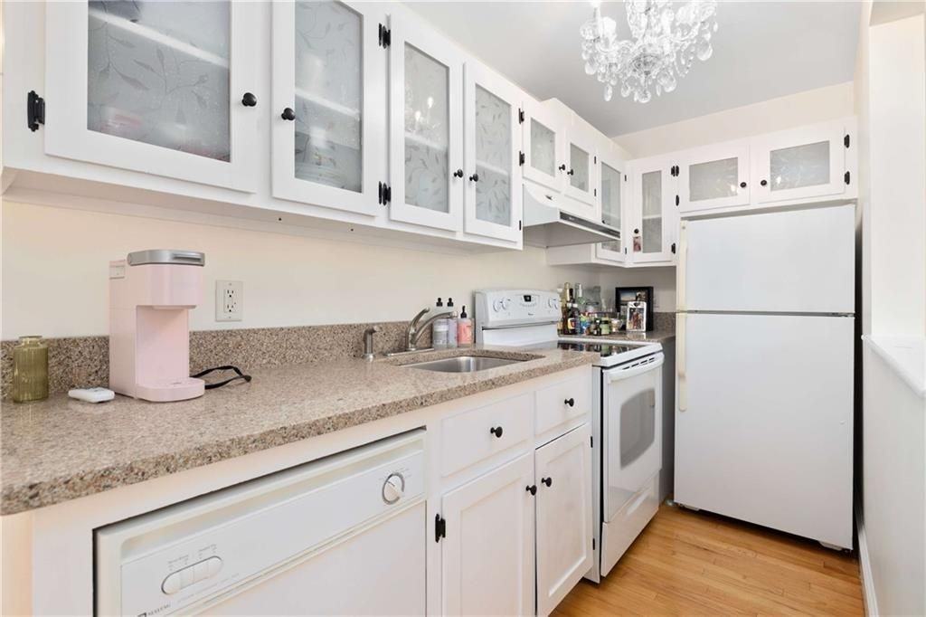 446 Bellevue Ave ##4 - Photo 7 of 20