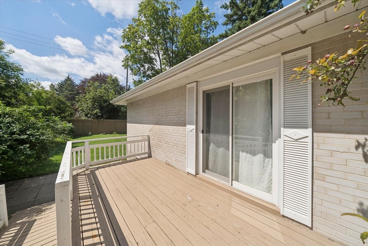 20 Lyncroft Dr - Photo 3 of 30