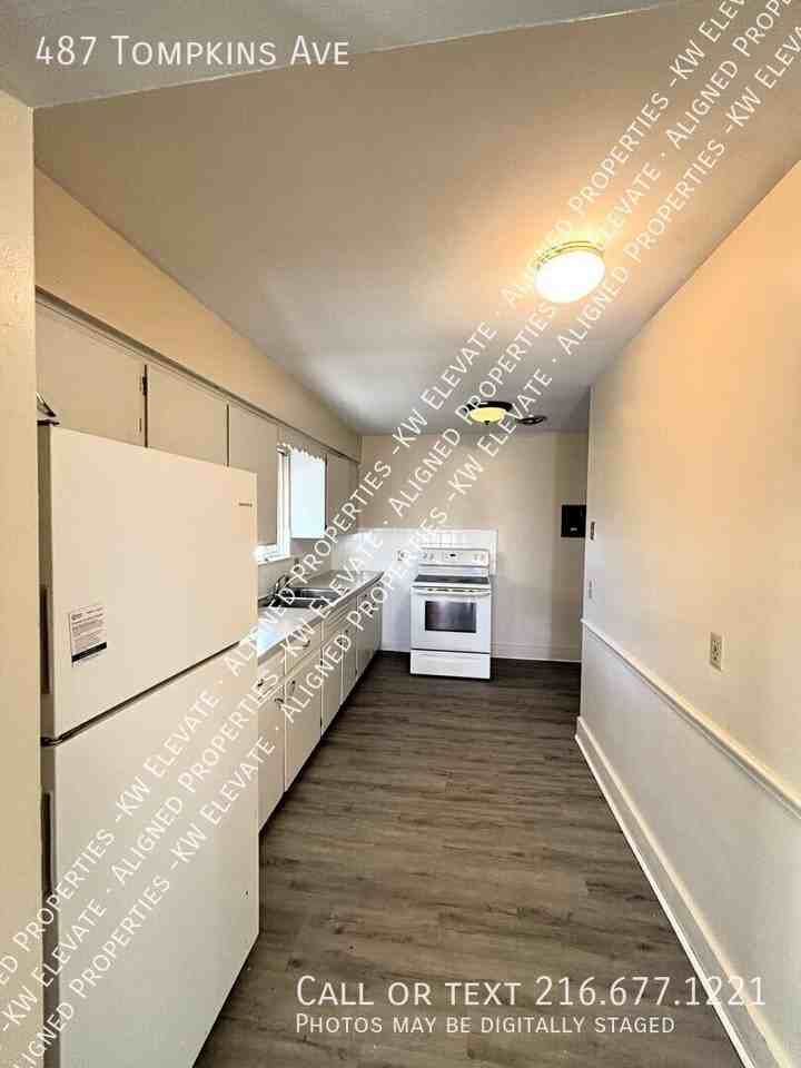 487 Tompkins Ave - Photo 5 of 13
