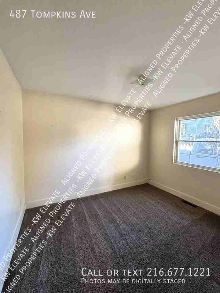 487 Tompkins Ave - Photo 6 of 13