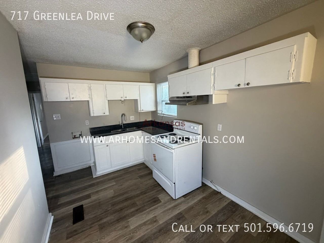 717 Greenlea Dr - Photo 4 of 13