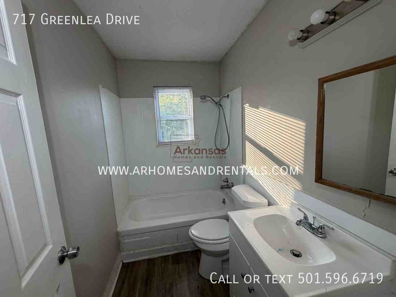 717 Greenlea Dr - Photo 6 of 13
