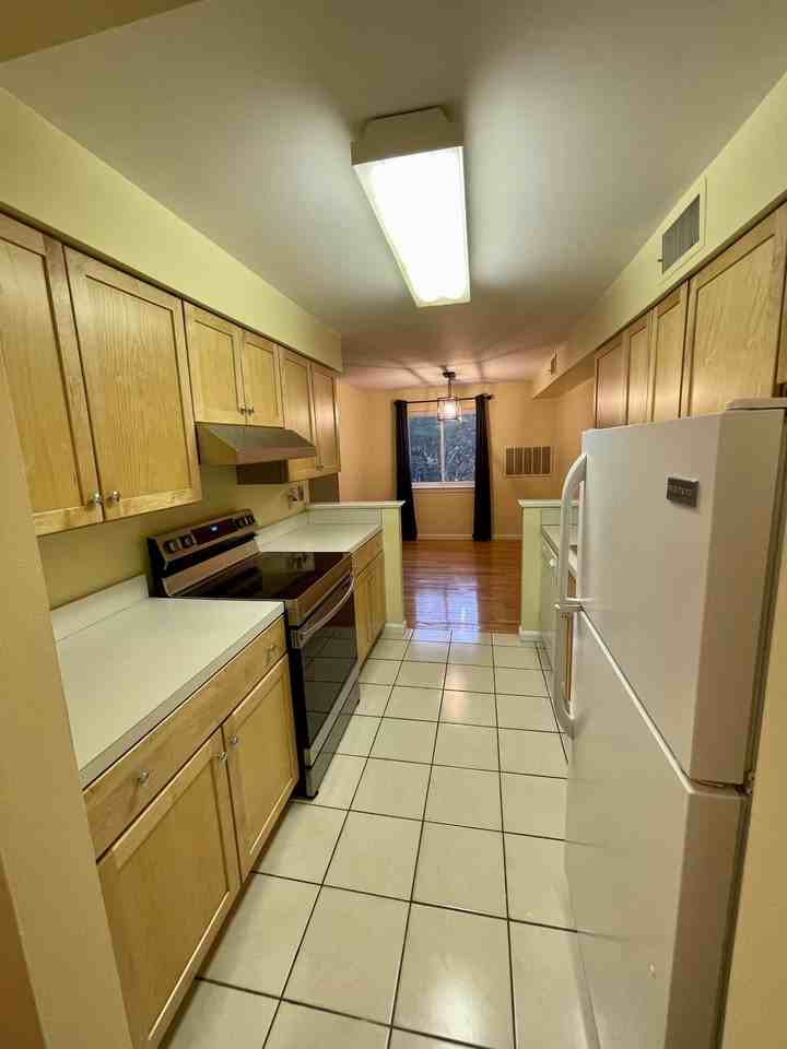 20 Beals Cove Rd #J - Photo 3 of 20