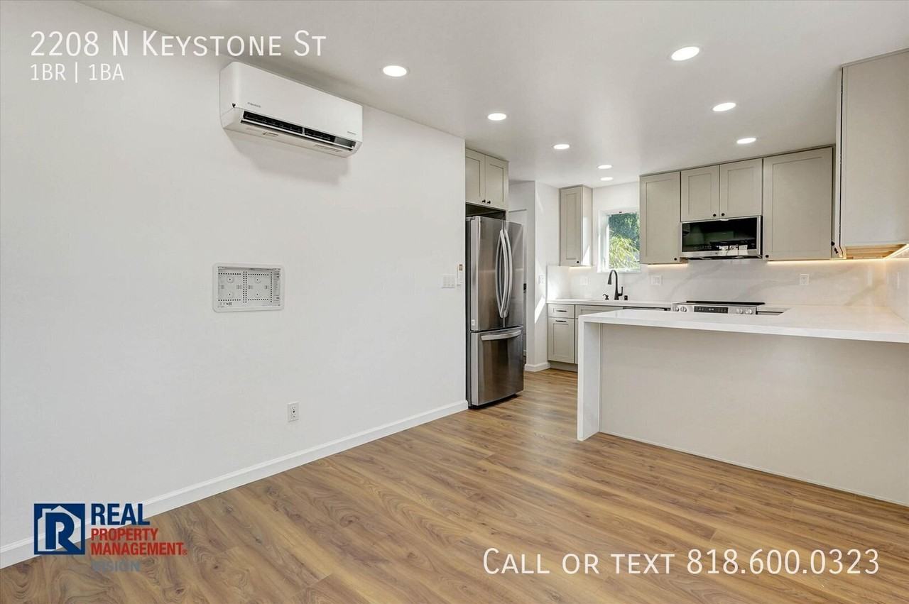 2208 N Keystone St - Photo 6 of 31