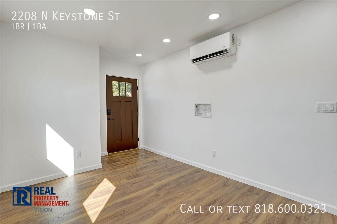 2208 N Keystone St - Photo 7 of 31