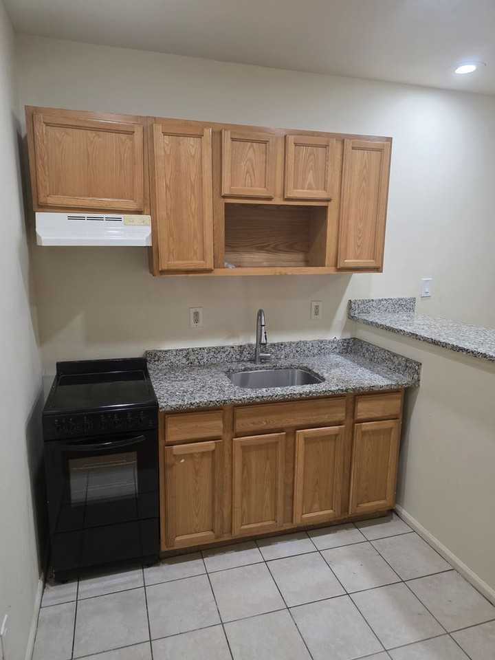 1234 Rising Sun Ave #B - Photo 4 of 28