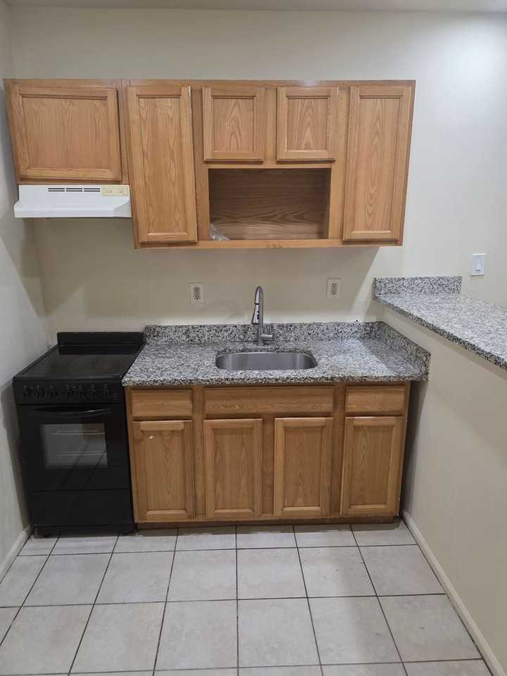 1234 Rising Sun Ave #B - Photo 5 of 28