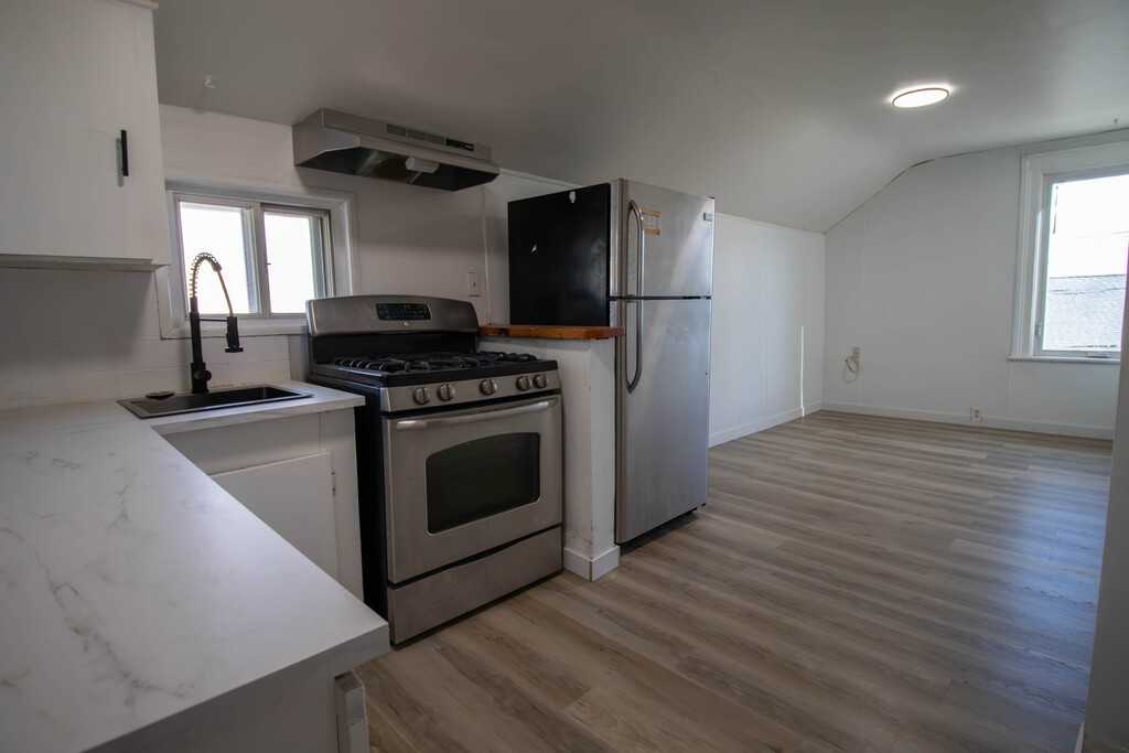 53 Vine St S - Photo 2 of 12