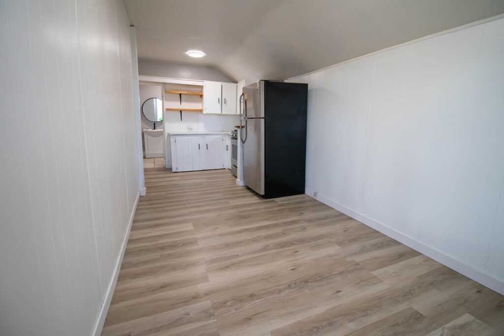 53 Vine St S - Photo 4 of 12