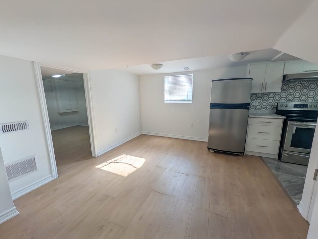 256 Pelham Rd - Photo 4 of 18