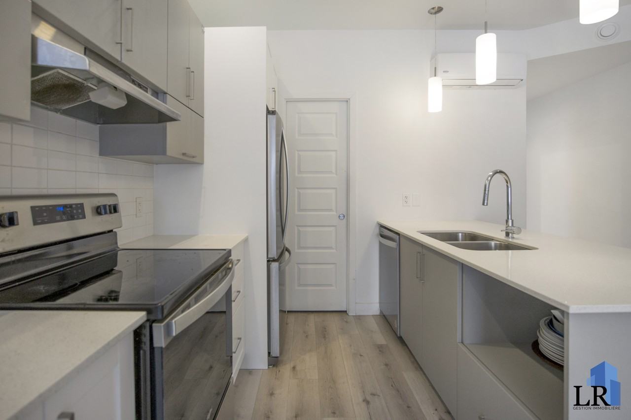 18 Rue Marjorie-D.-Shackleton - Photo 2 of 11