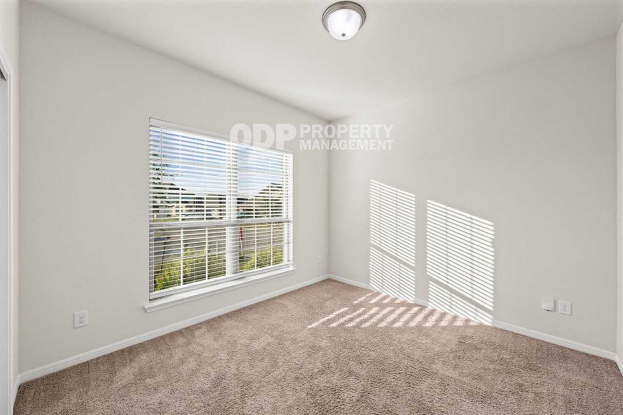 742 Friar Tuck Dr - Photo 3 of 29