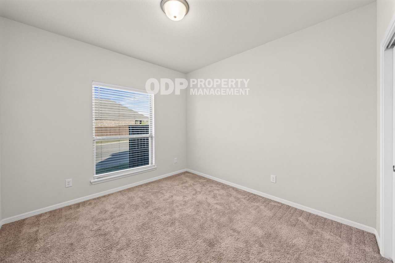 742 Friar Tuck Dr - Photo 6 of 29