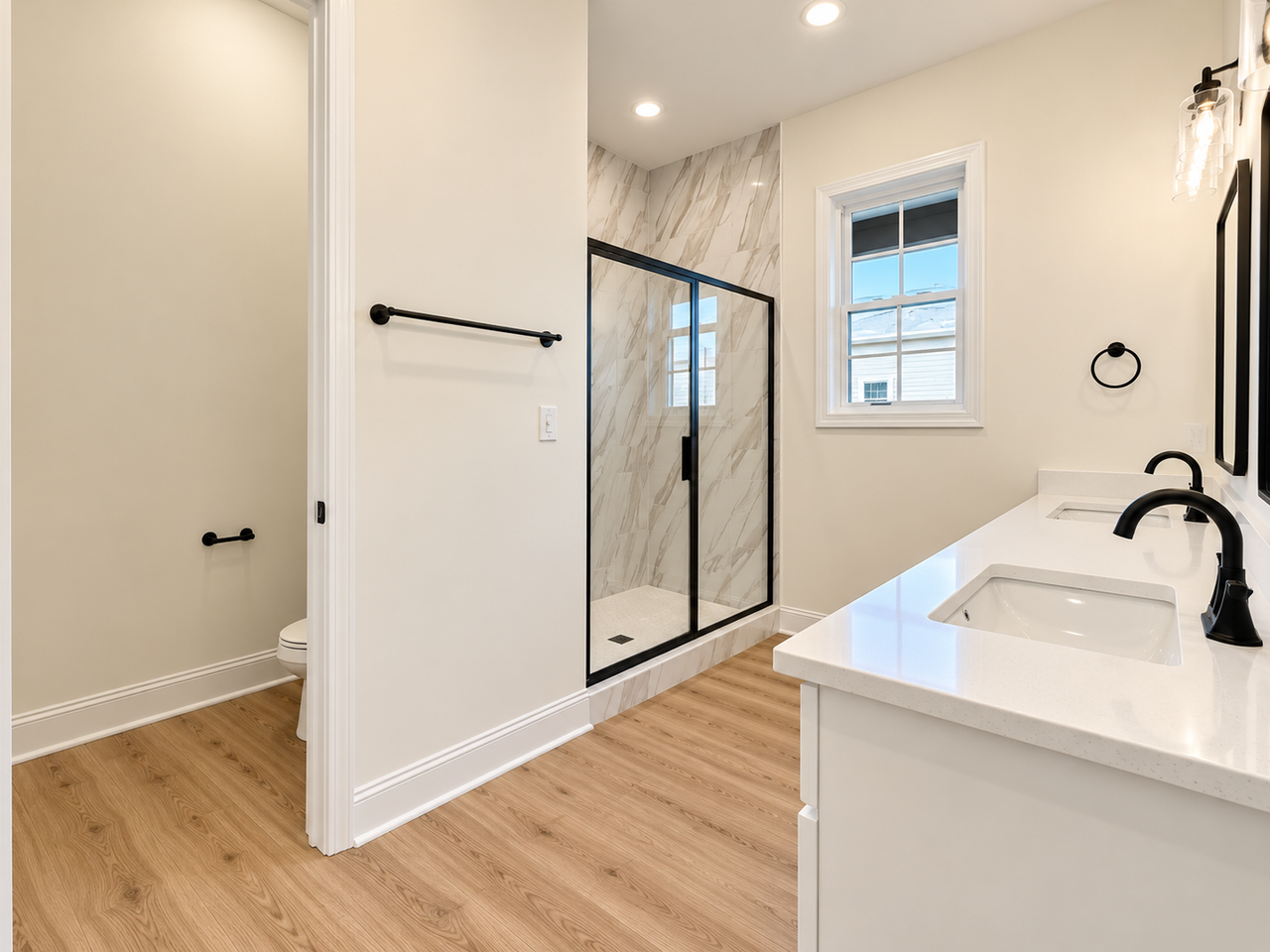 9954 Lake Geneva St N - Photo 3 of 22