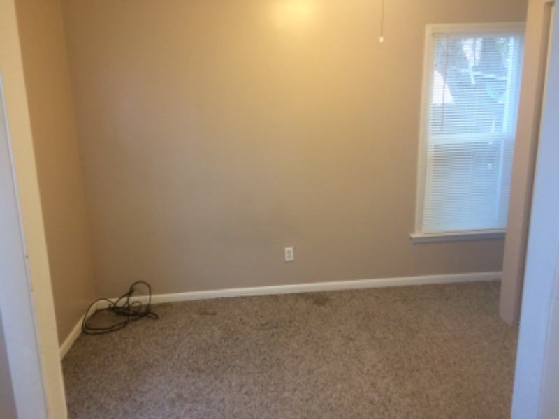 304 S 28th St - Photo 3 of 16