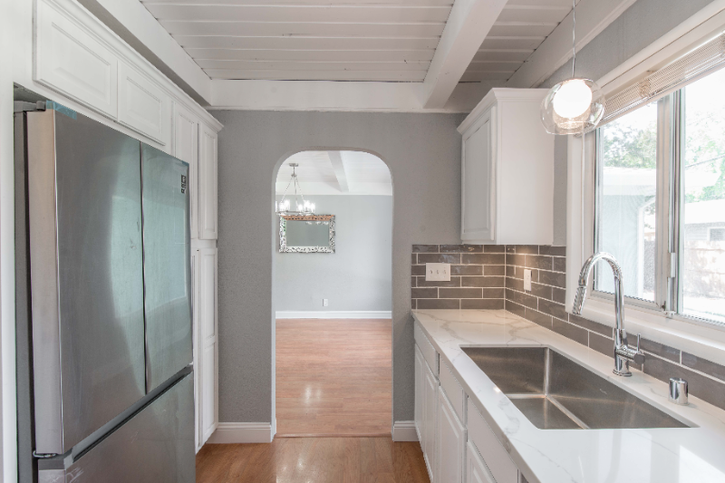 2209 Byron Rd - Photo 5 of 15