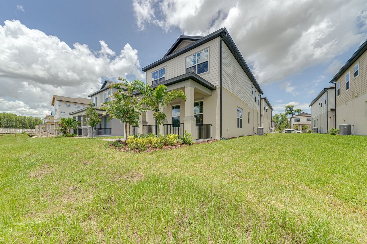 524 Venetian Palms Blvd - Photo 2 of 21