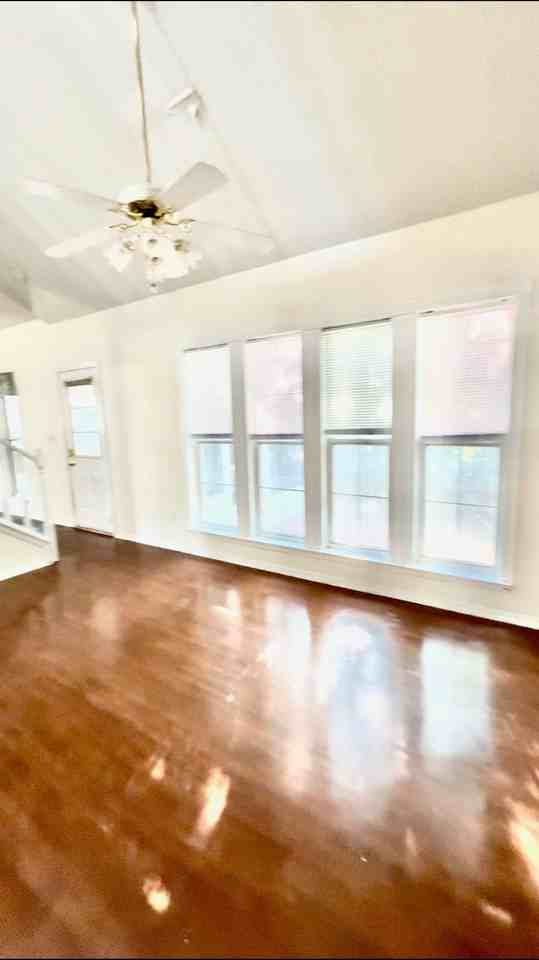 866 Mande Ct - Photo 3 of 9