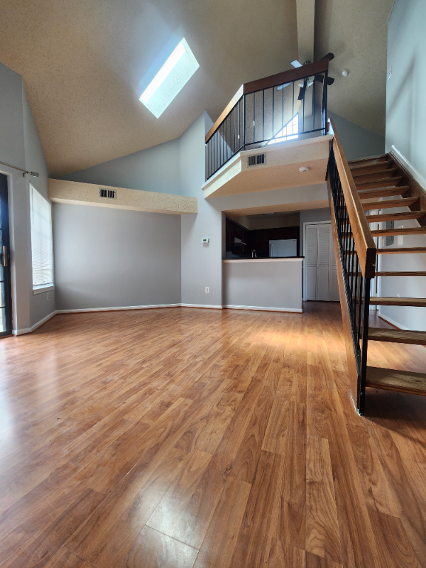 14102 William St - Photo 2 of 9
