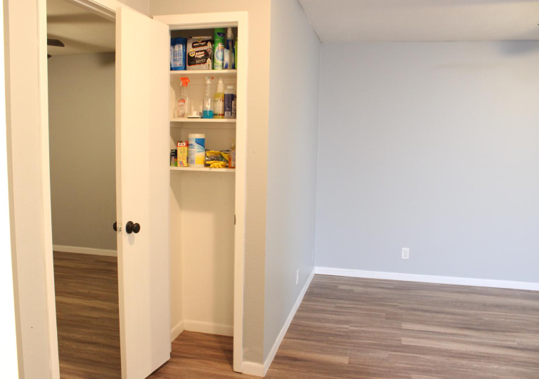 2912 Bernice St - Photo 2 of 5