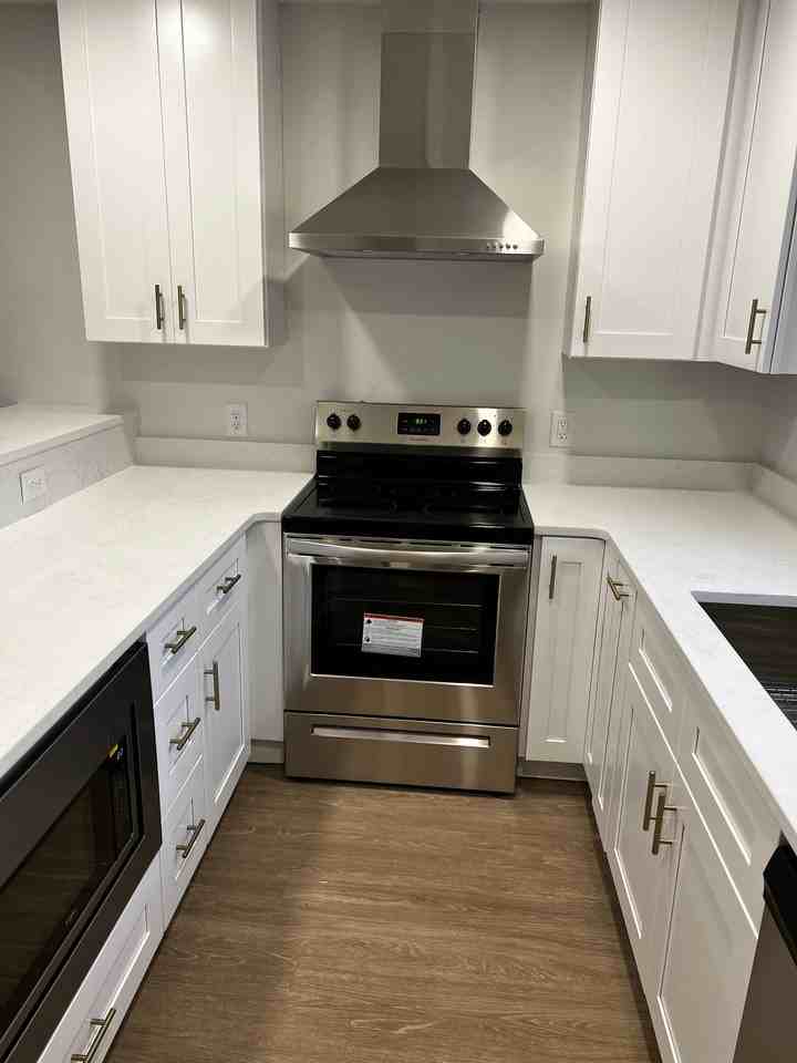 1152/1154 Lynmoor Drive Ne #1152 - Photo 4 of 20