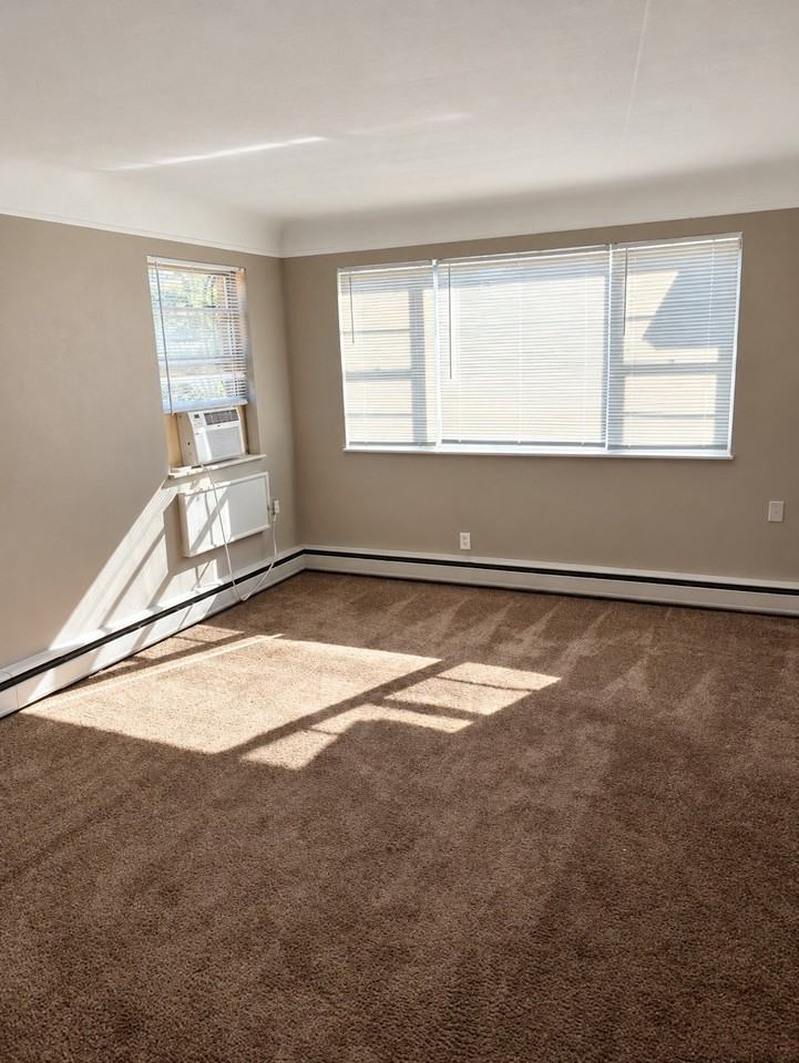 4786 Clevesdale Dr #4 - Photo 3 of 10