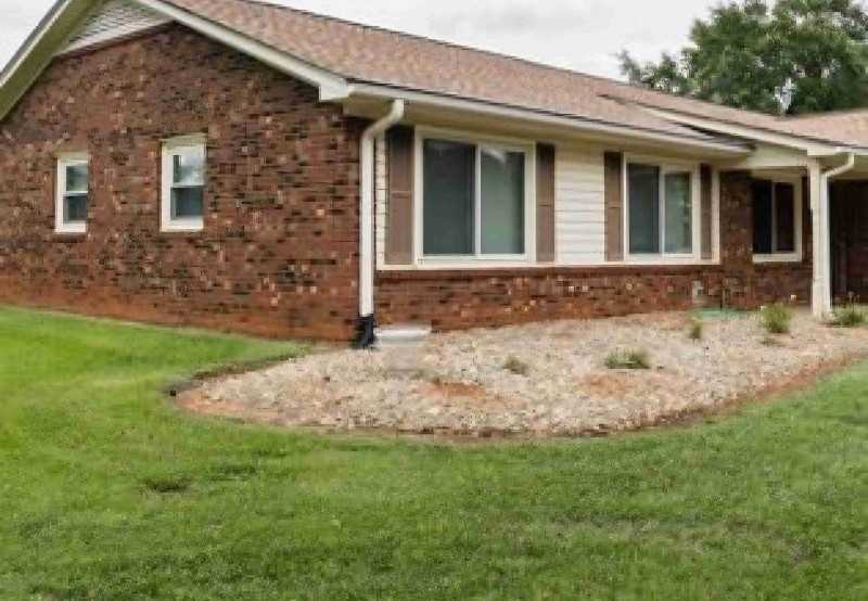 117 Woodcreek Dr - Photo 2 of 20