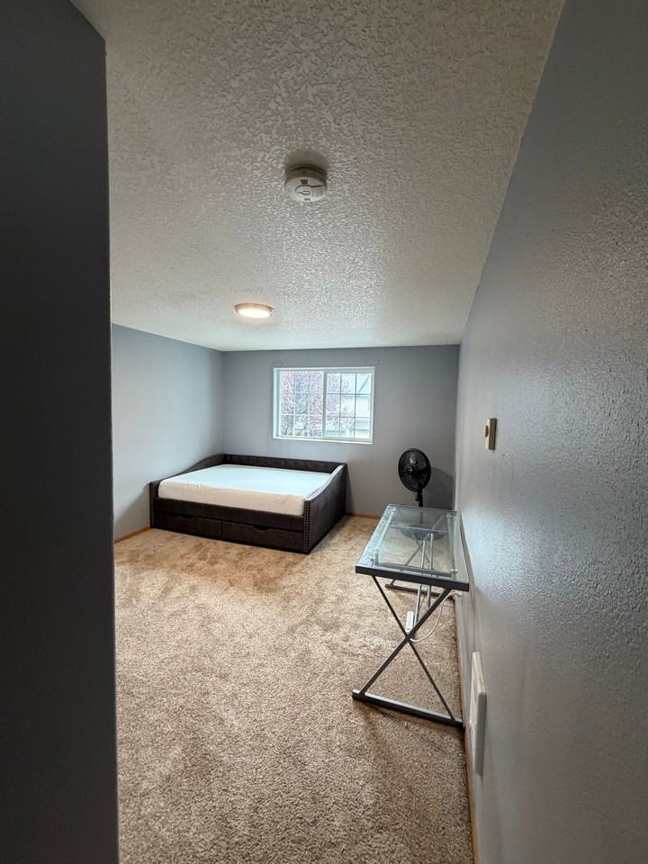 2404 Ne 78th Ct - Photo 5 of 10