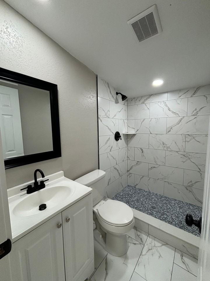 4509 W Idlewild Ave - Photo 3 of 7