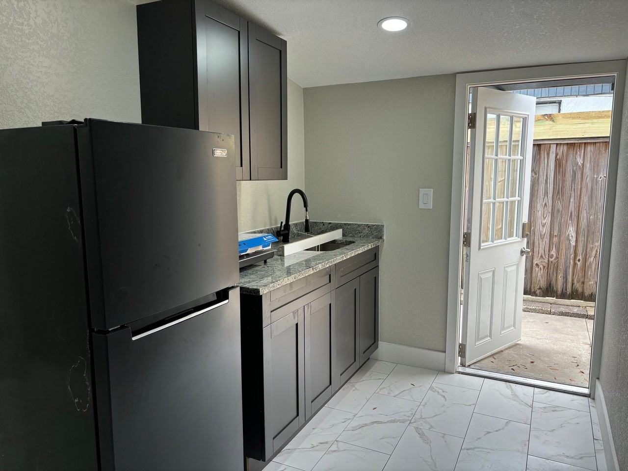 4509 W Idlewild Ave - Photo 6 of 7