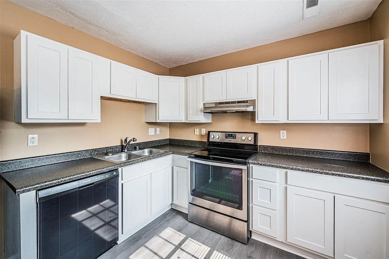 133 Concord Dr #B - Photo 5 of 20