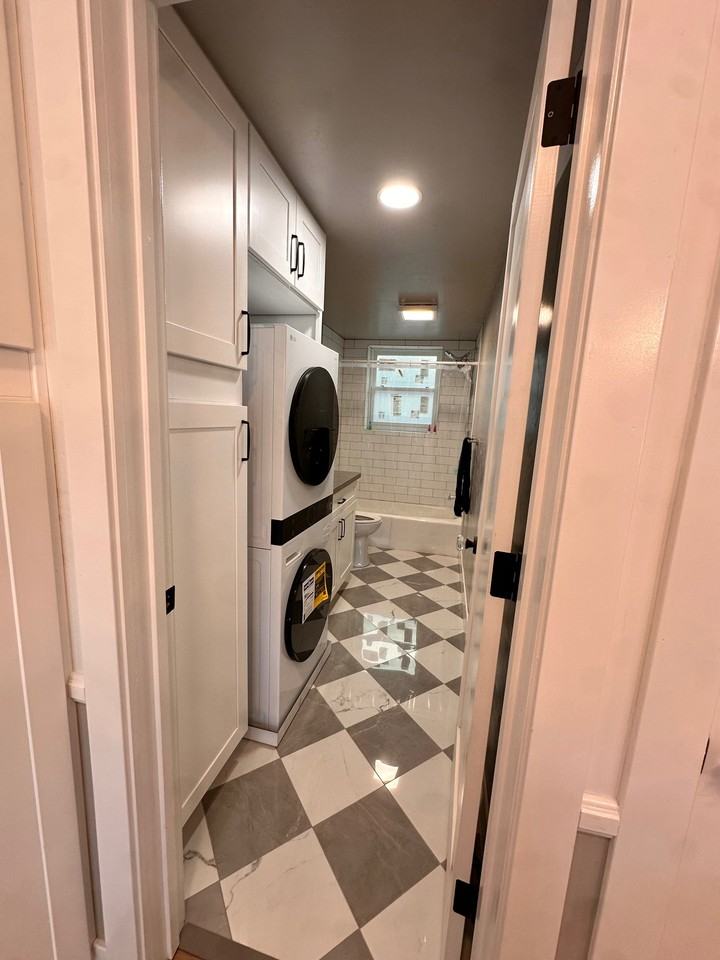 1902 27th St - Photo 3 of 6