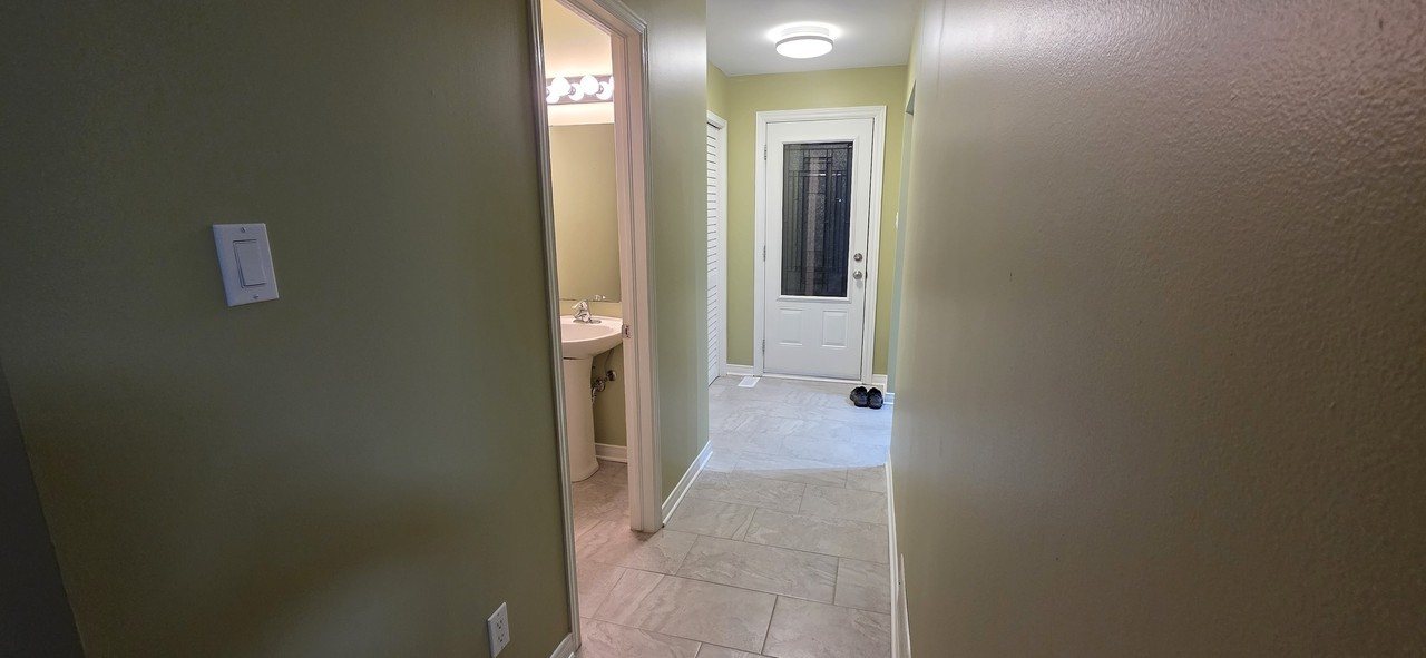 73 Thornbury Crescent - Photo 4 of 12